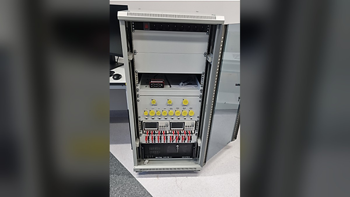 Hardware-in-the-Loop simulation rack
